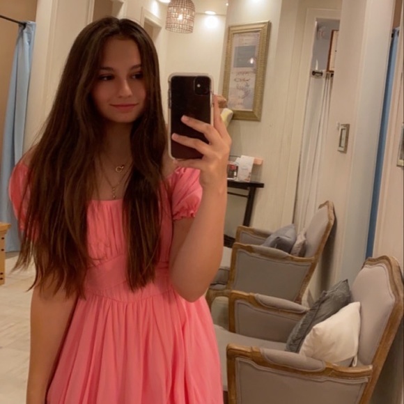 Meet your Posher, Christie-elyse - Picture 3 of 8